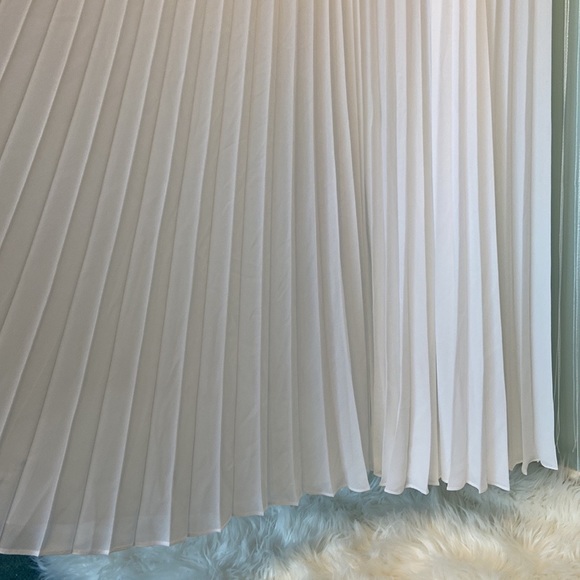 BCBGMaxazria White Pleated Lace Maxi Dress - Picture 10 of 17